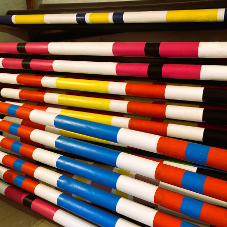 Dřevěná bariéra pro koňské skoky, dvoubarevná, bez jádra (3,0 m)