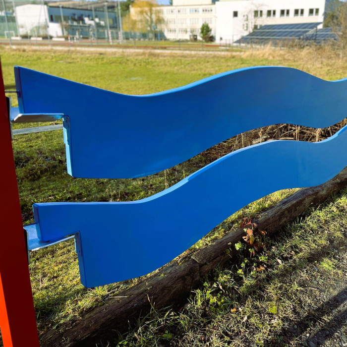 Holzplanke. Hindernisse und Zubehör für das Spring- und Dressurreiten