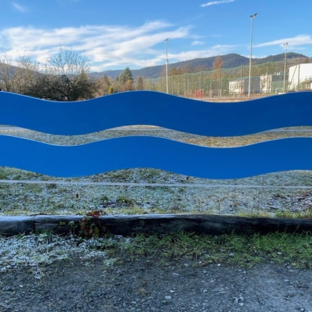 Holzplanke. Hindernisse und Zubehör für das Spring- und Dressurreiten