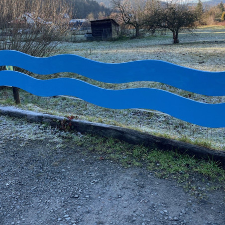 Holzplanke. Hindernisse und Zubehör für das Spring- und Dressurreiten