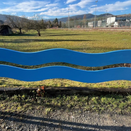 Holzplanke. Hindernisse und Zubehör für das Spring- und Dressurreiten