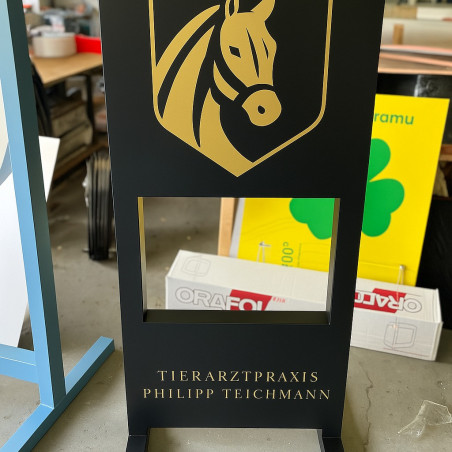 Turnierhindernis. Set inkl. Kreuzholzstangen und Sicherheitsauflagen