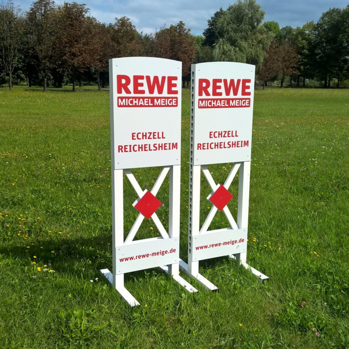 Turnierhindernis. Set inkl. Kreuzholzstangen und Sicherheitsauflagen