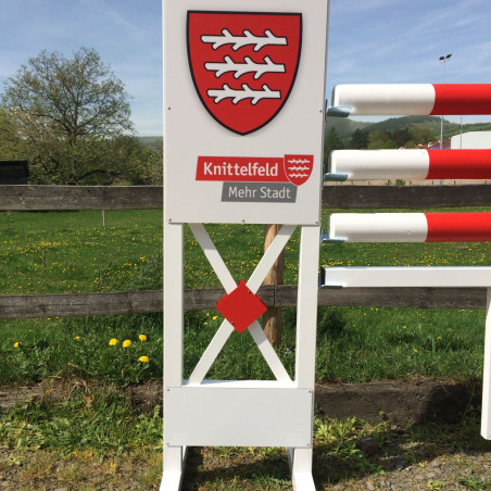 Turnierhindernis. Set inkl. Kreuzholzstangen und Sicherheitsauflagen