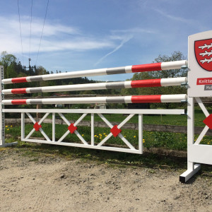 Hindernis Planke, hergestellt aus Aluminium. Hohe Qualität