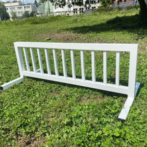 Untersteller (Gatter), hergestellt aus Aluminium. Hohe Qualität