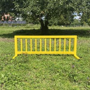 Untersteller (Gatter), hergestellt aus Aluminium. Hohe Qualität